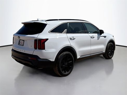 Used 2021 Kia Sorento S w/ Panoramic Sunroof Package image 7