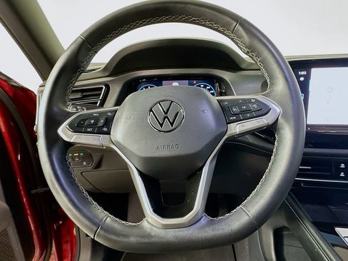 Used 2024 Volkswagen Atlas Cross Sport SE FWD image 19