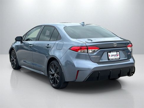 Used 2025 Toyota Corolla SE image 7