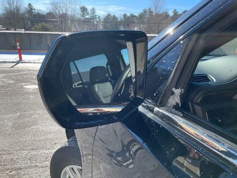 Used 2023 Chevrolet Tahoe LT image 8