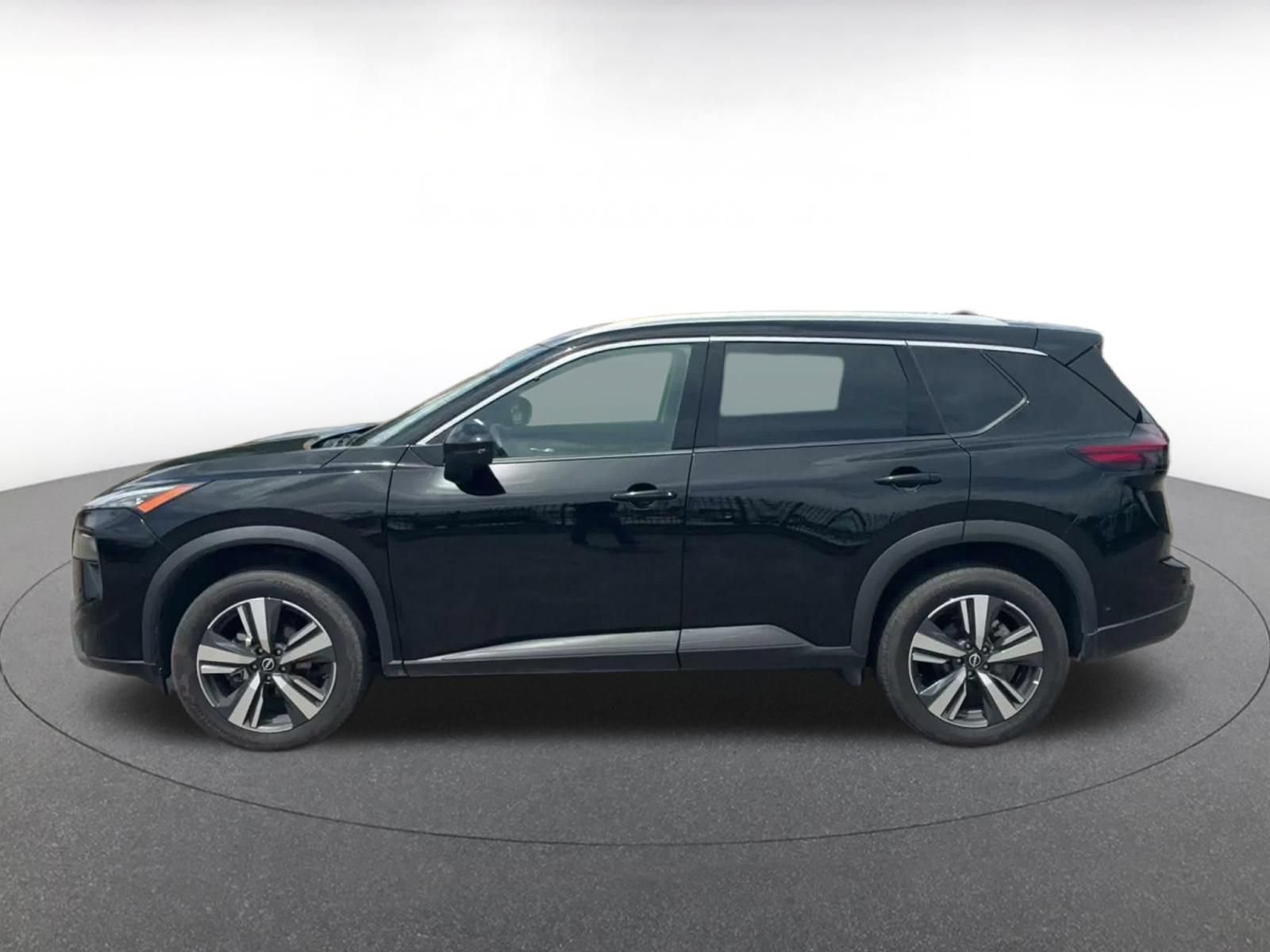 Used 2026 Nissan Rogue SL FWD image 8
