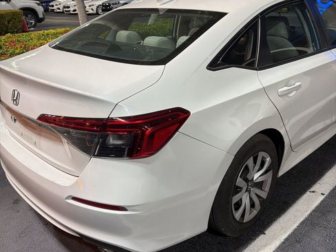 Used 2022 Honda Civic LX image 5