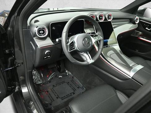 Used 2026 Mercedes-Benz GLC 300 4MATIC image 8