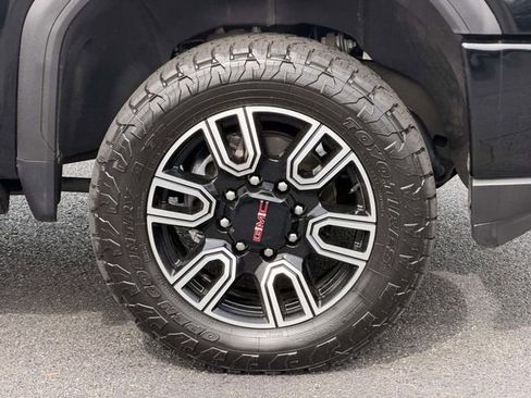 Used 2023 GMC Sierra 2500 AT4 w/ AT4 Premium Plus Package AWD/4WD image 5