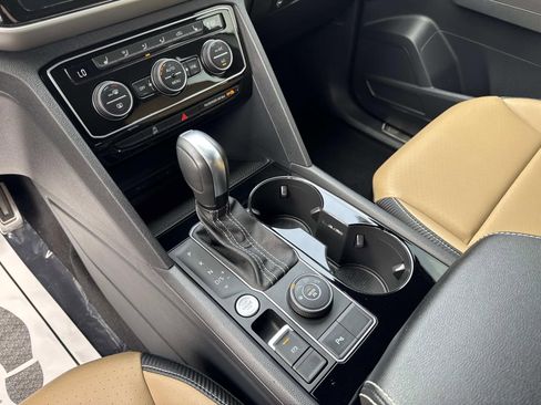 Used 2022 Volkswagen Atlas Cross Sport SEL R-Line image 25