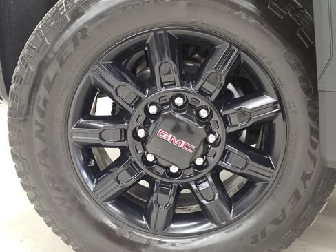 Used 2025 GMC Sierra 2500 AT4 w/ AT4 Premium Plus Package AWD/4WD image 48