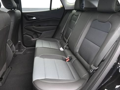 New 2026 Chevrolet Trax LT w/ LT Convenience Package FWD image 21