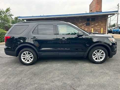 Used 2016 Ford Explorer 4WD image 2