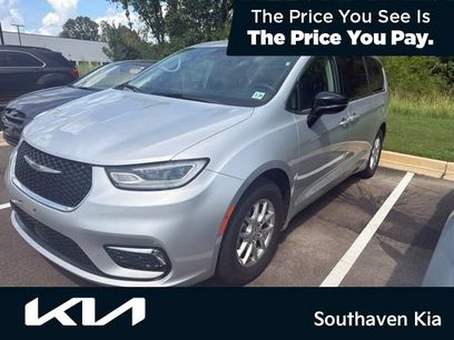 Used 2024 Chrysler Pacifica Touring-L