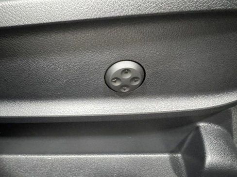 New 2026 Mercedes-Benz GLB 250 4MATIC image 22