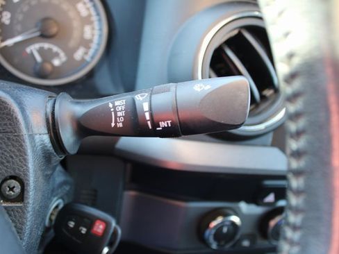 Used 2019 Toyota Tacoma TRD Off-Road image 31