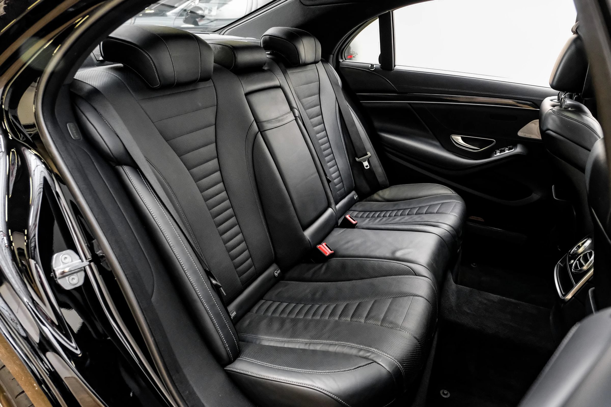 Used 2020 Mercedes-Benz S 560 Sedan image 33
