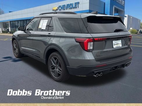 Used 2025 Ford Explorer ST AWD/4WD image 3