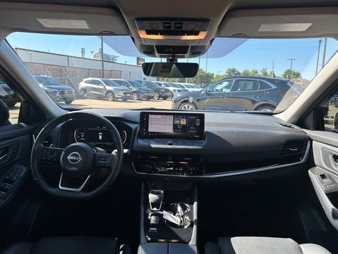 Used 2024 Nissan Rogue SL w/ SL Premium Package FWD image 24