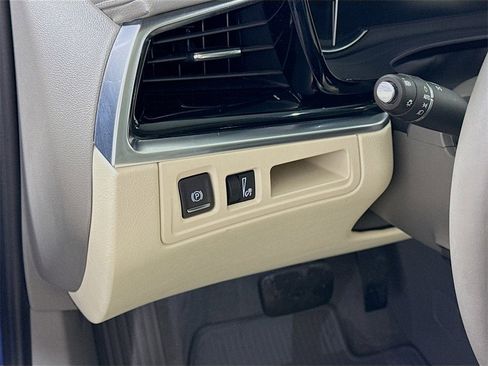 Used 2024 Cadillac XT6 Premium Luxury image 4