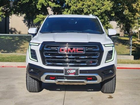 Used 2025 GMC Yukon XL AT4 w/ AT4 Premium Package image 11