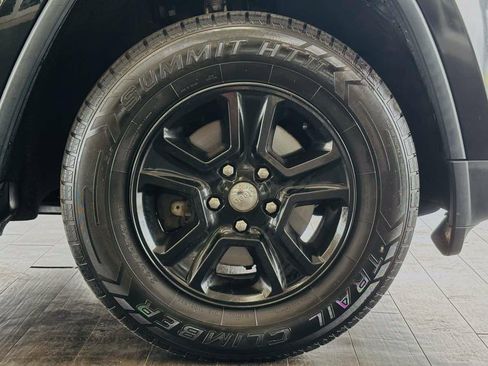 Used 2016 Jeep Grand Cherokee Laredo w/ Quick Order Package 23E AWD/4WD image 21
