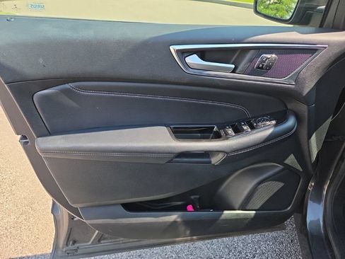 Used 2018 Ford Edge Titanium w/ Equipment Group 301A FWD image 14