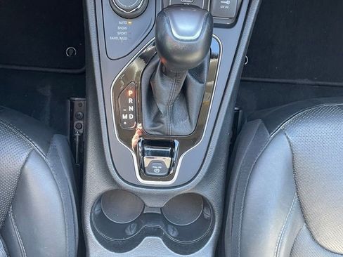 Used 2021 Jeep Cherokee Limited w/ Elite Package image 18