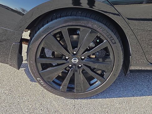 Used 2022 Nissan Altima 2.5 SR w/ Midnight Edition Package image 7