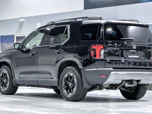 Certified 2026 Honda Passport TrailSport Elite image 3