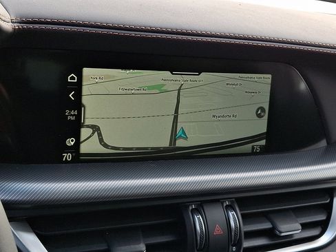 New 2025 Alfa Romeo Stelvio Sprint image 13