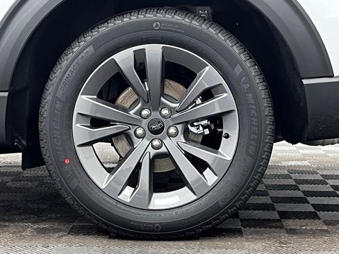 New 2026 Ford Explorer Active w/ Active Comfort Package image 15