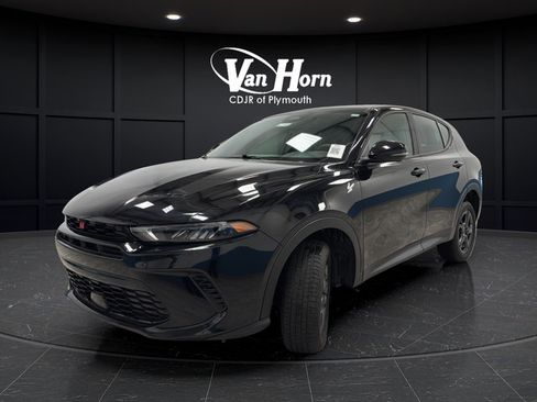 Used 2024 Dodge Hornet GT w/ Cold Weather Group AWD/4WD image 3