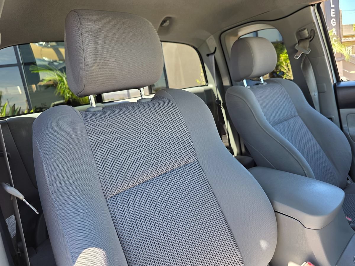 Used 2005 Toyota Tacoma PreRunner RWD image 17