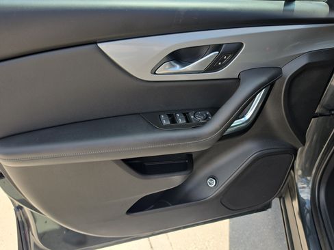 Used 2020 Chevrolet Blazer LT FWD image 18