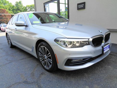 Used 2018 BMW 530i xDrive AWD/4WD image 3