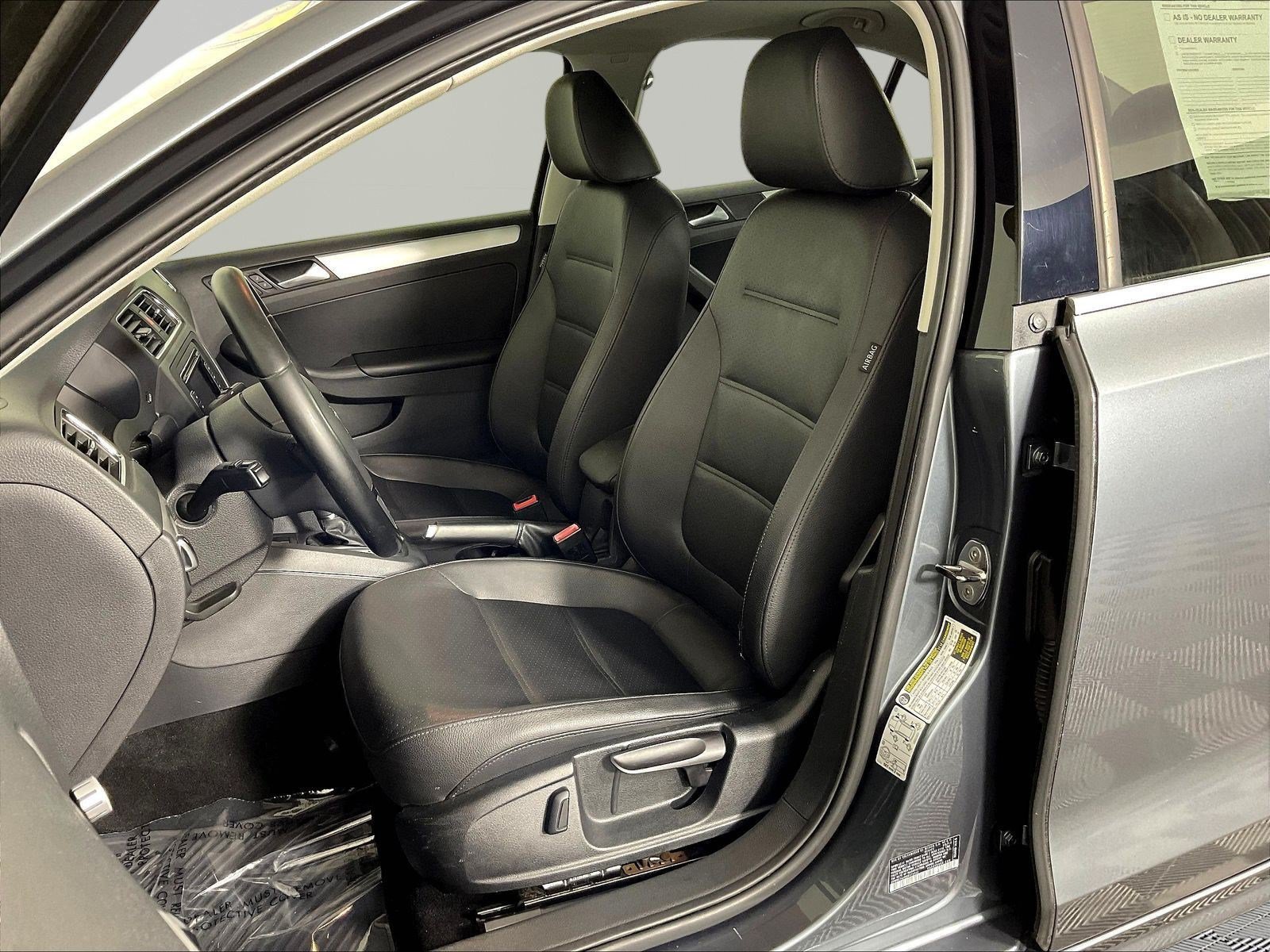 Used 2013 Volkswagen Jetta SE FWD image 19