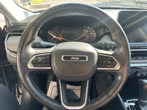 Used 2022 Jeep Compass Latitude w/ Convenience Group AWD/4WD image 17