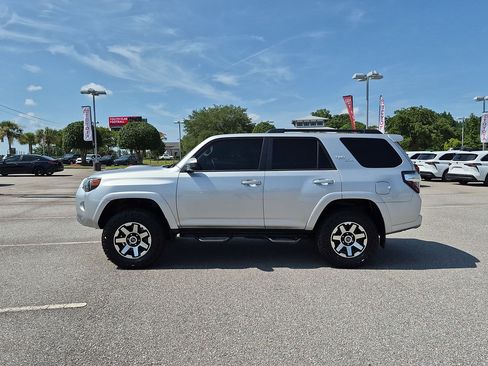Used 2020 Toyota 4Runner TRD Off-Road AWD/4WD image 6