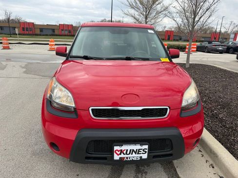 Used 2010 Kia Soul + image 3
