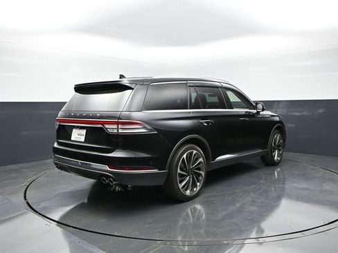 Used 2023 Lincoln Aviator Reserve w/ Equipment Group 201A AWD/4WD image 8
