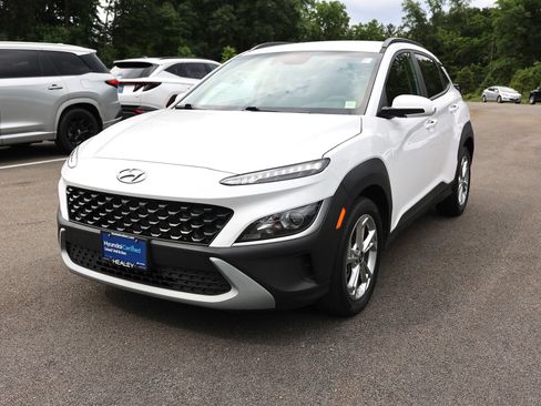 Used 2023 Hyundai Kona SEL w/ Cargo Package AWD/4WD image 3