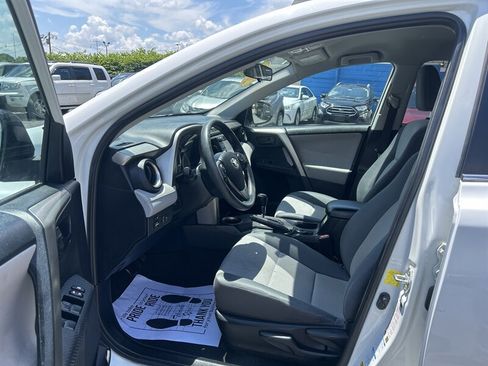 Used 2015 Toyota RAV4 LE AWD/4WD image 9