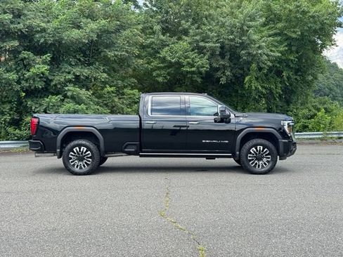 Used 2024 GMC Sierra 2500 Denali Ultimate w/ Max Trailering Package AWD/4WD image 8