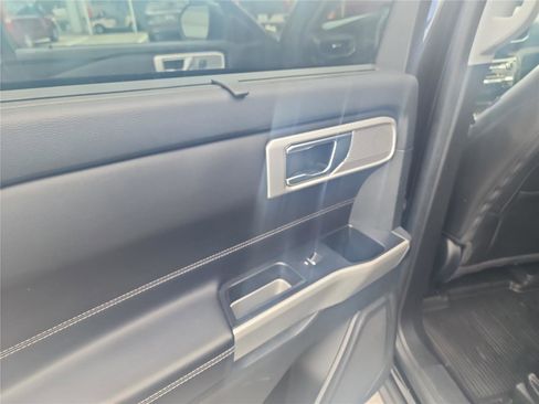 Certified 2022 Ford Explorer Limited w/ Equipment Group 301A RWD image 21