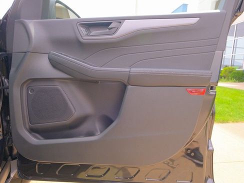 New 2025 Ford Escape Active image 16