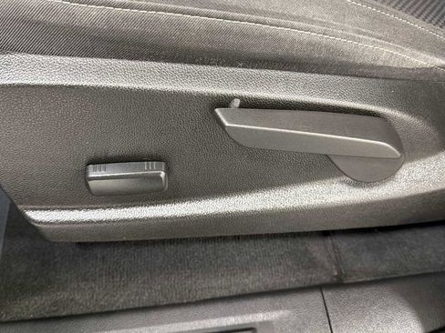 Used 2016 Chevrolet Colorado LT w/ LT Convenience Package image 14