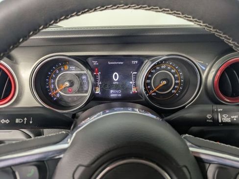 Used 2023 Jeep Gladiator Overland AWD/4WD image 14