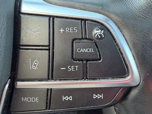 Used 2021 Toyota Highlander Limited AWD/4WD image 23