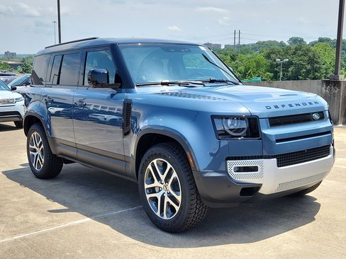 New 2025 Land Rover Defender 110 S image 10