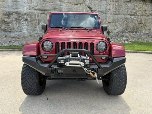 Used 2013 Jeep Wrangler Unlimited Sahara w/ Dual Top Group AWD/4WD image 10