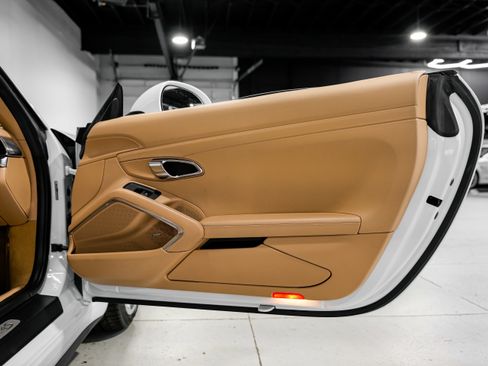 Used 2015 Porsche 911 Targa 4S image 25