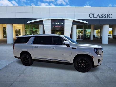 Used 2022 GMC Yukon XL Denali RWD image 9