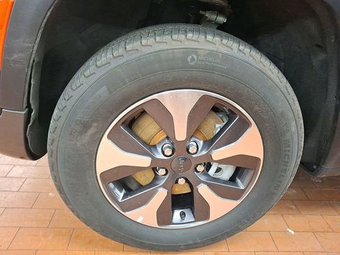 Used 2024 Jeep Grand Cherokee Limited 4xe image 6