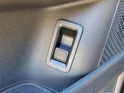 New 2025 Volkswagen ID. Buzz Pro S image 25